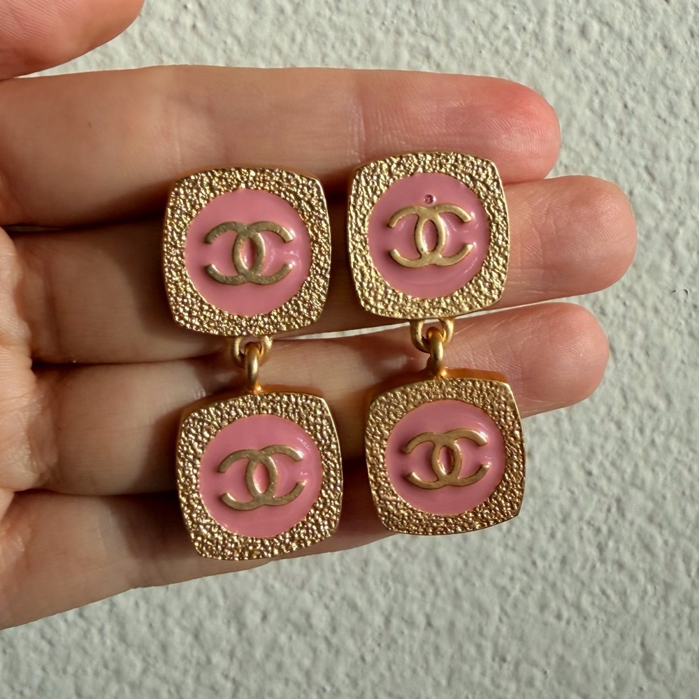 💖Vintage CHANEL Pink and Gold Double-Disc Drop Earrings💖